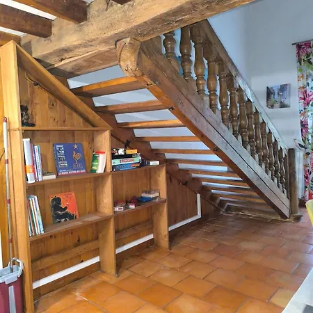Prázdninový dům Maison En Pierre Cosy *
